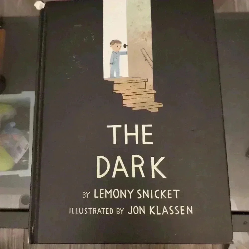 THE  DARK LEMONY SMICKET